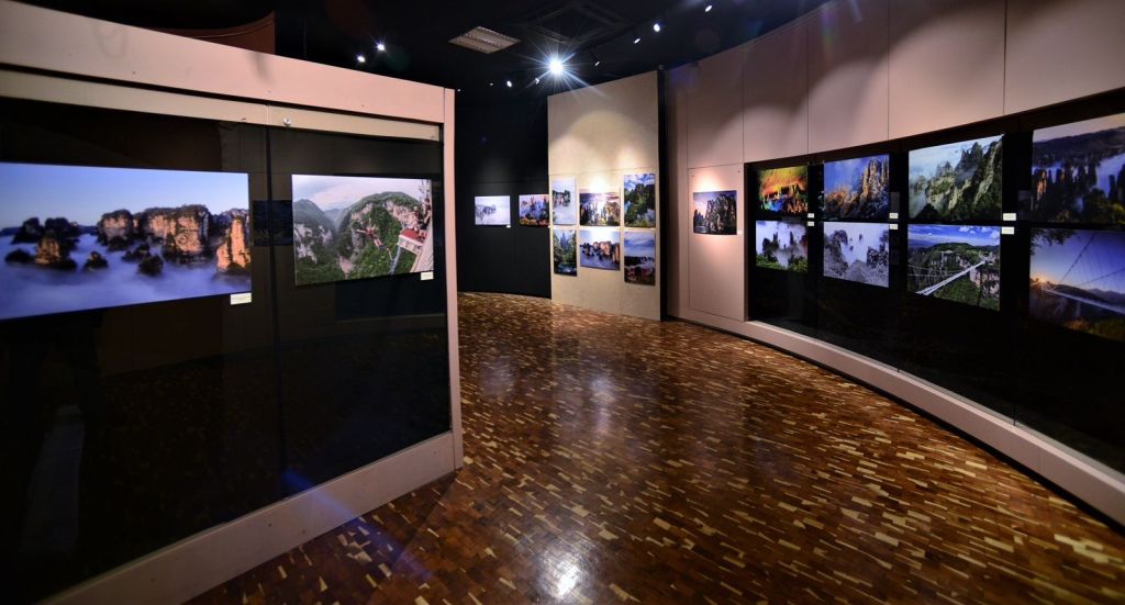 México y China muestran la importancia cultural y natural de Zhangjiajie, con exposición fotográfica